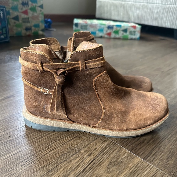 Born Brown Suede Ankle Boots – Size 7 - Picture 3 of 9